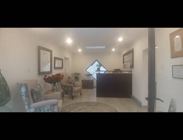 240M² OFFICE TO LET IN MONUMENT